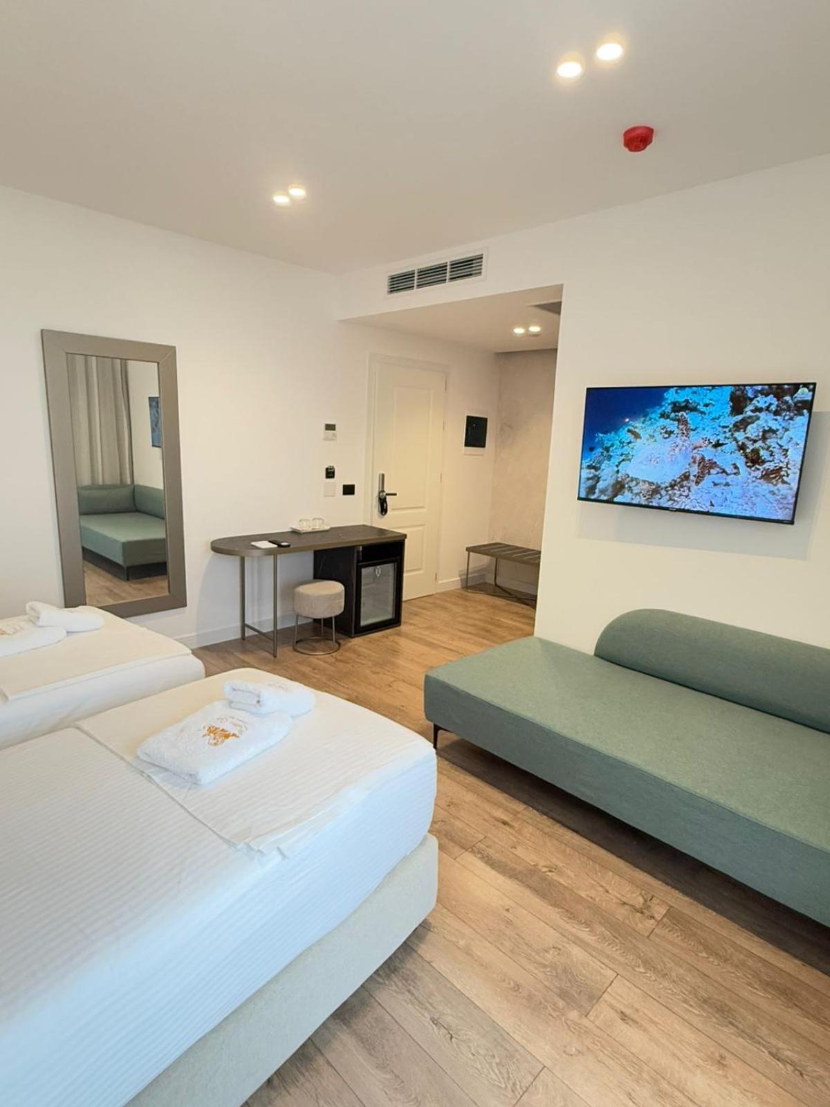 The Queen'S Lion Premium Hotel Sarande Exterior photo